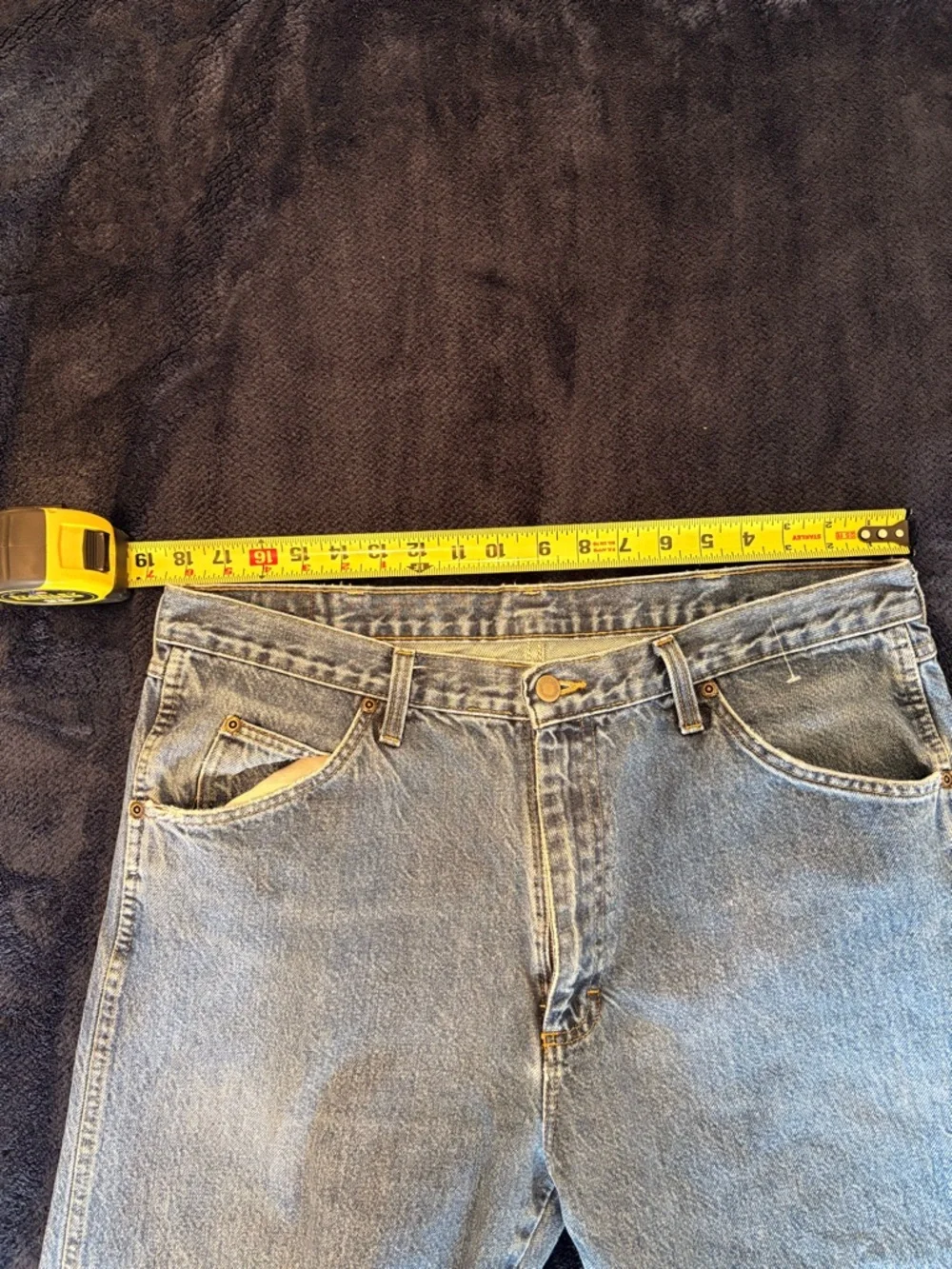 Wrangler Men's Classic Blue Relaxed Fit Jeans - Picture 6 of 7